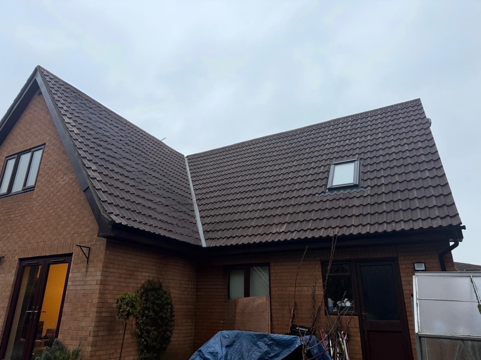 ProPERLA Professional Roof Cleaning and Coating Essex Universal Eco Homes (1)