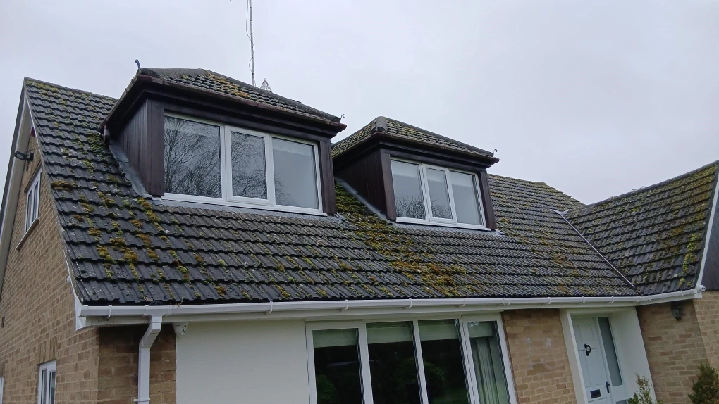 Roof Moss Removal and Roof Cleaning Essex Kent Surrey Universal Eco Homes (1)