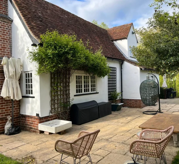 Louie Spence Cottage Wall Cleaning and Coating Essex Universal Eco Homes (1)